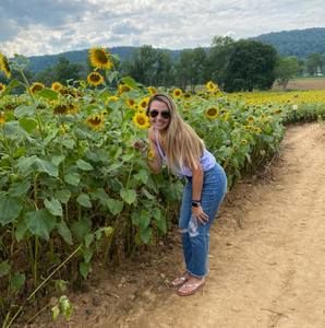 Meet your Posher, Danielle